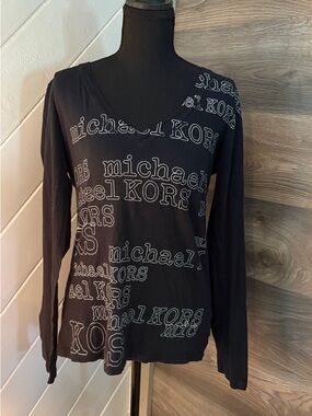 MICHAEL Michael Kors Black Long Sleeve V-Neck Logo Tee